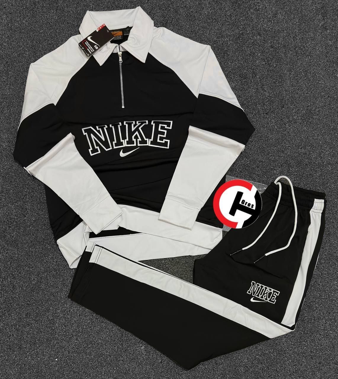 Ensemble NIke OLD MOENY